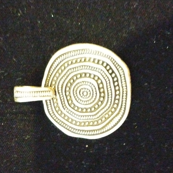 Premier Designs Pendent - Picture 3 of 4